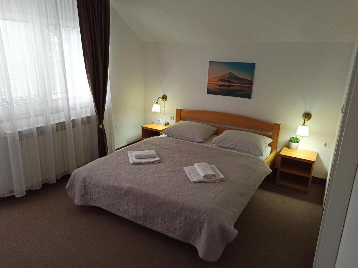Guesthouse Kovacevic Korenica Exteriör bild