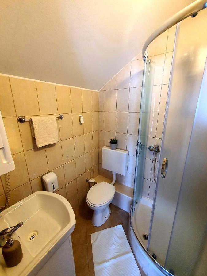 Guesthouse Kovacevic Korenica Exteriör bild