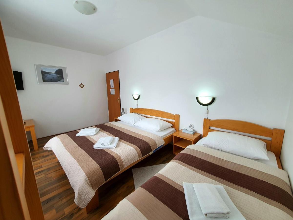 Guesthouse Kovacevic Korenica Exteriör bild